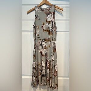 Les Amis L gray floral sleeveless dress.